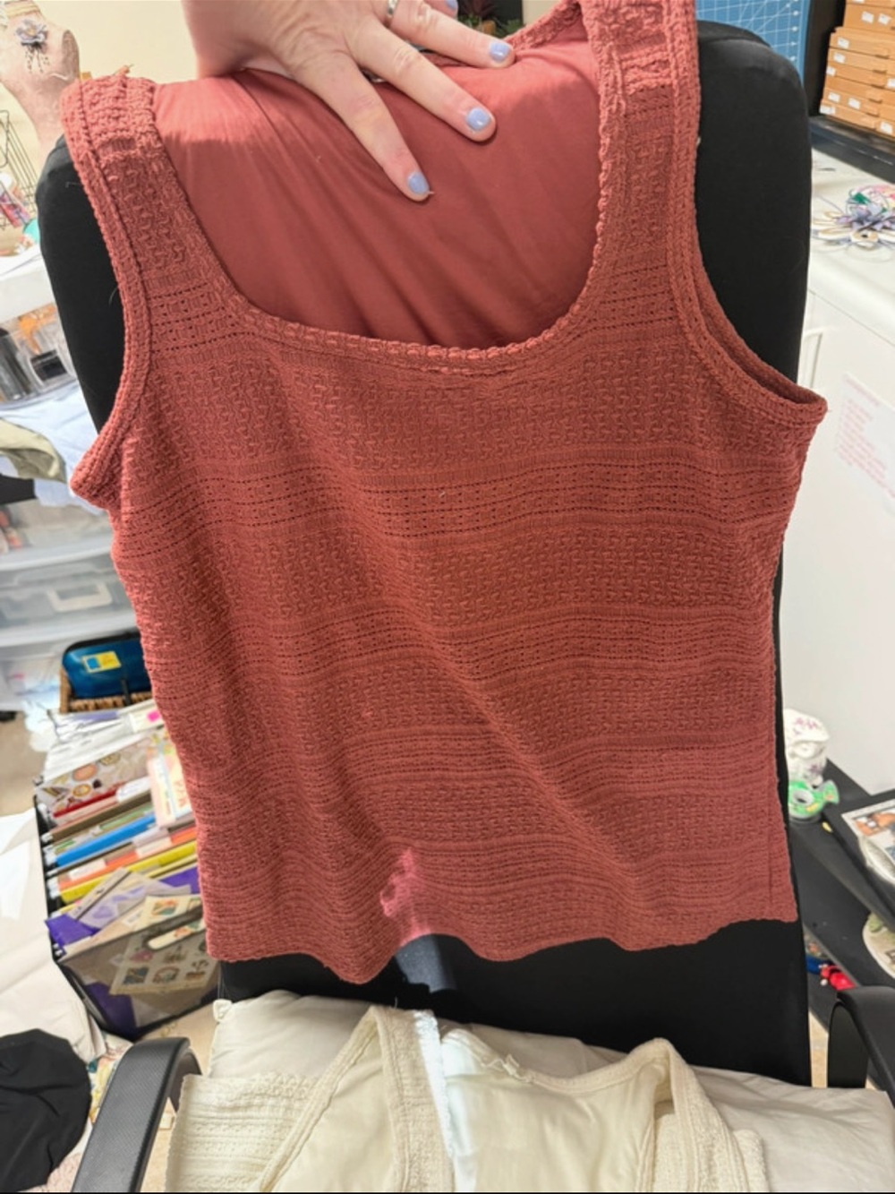 Textured Sleeveless Tank Tops - Picture 6 of 9